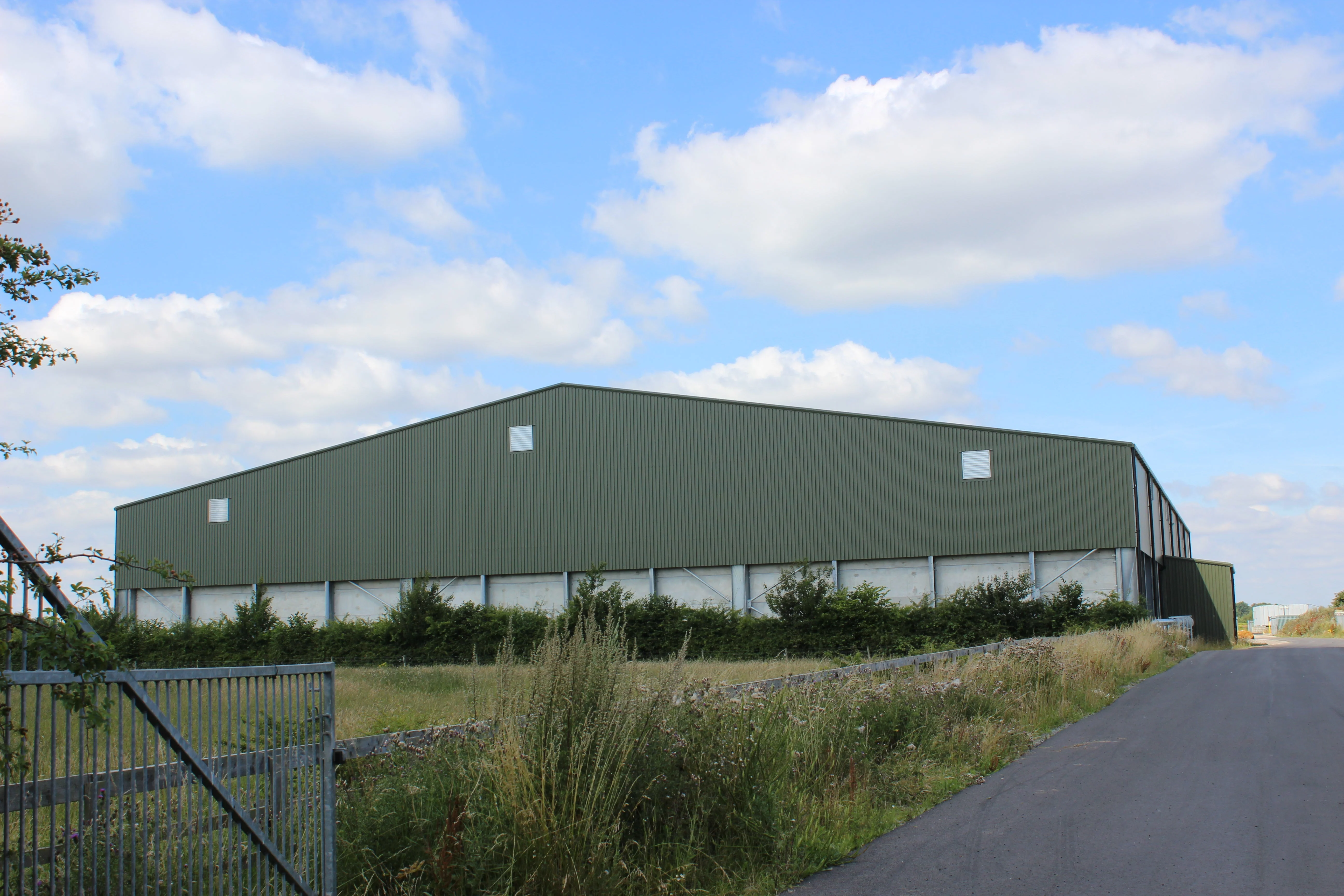 32/1000 Box Profile Sheeting 0.5 Polyester Paint Coated Roof Sheet Stock Lengths - Image 4